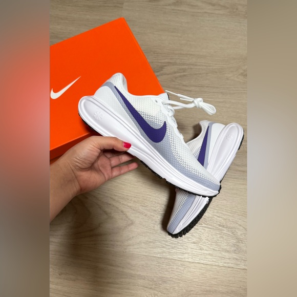 Nike Revolution 8 Wide in White and Purple - Picture 6 of 8